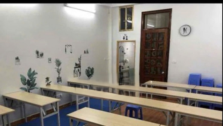 Cho thuê nhà ngõ Thái Thịnh , Đống Đa,  55m2 x 4 tầng Mặt tiền rộng, ngõ rộng ô tô đậu cửa